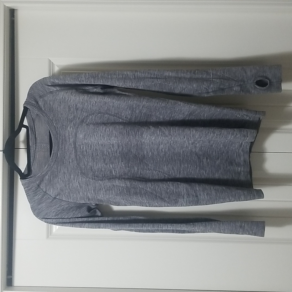 lululemon athletica Long Sleeve Heathered Gray Athletic Tee